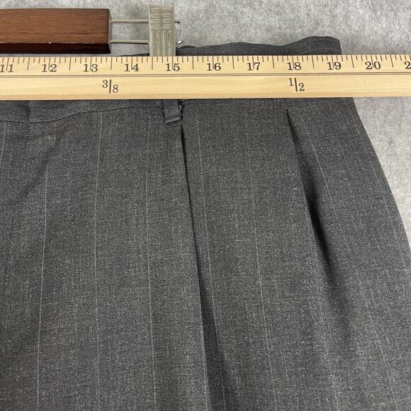 Kuppenheimer Wool 2 Piece Suit Dark Gray Striped Blazer 44L Pant 38x32 Pleated - Picture 14 of 16